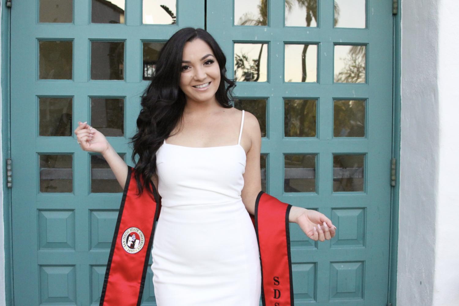 Senior farewell: Mundo Azteca Editor